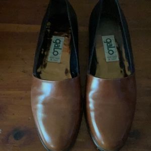 Ladies leather shoes